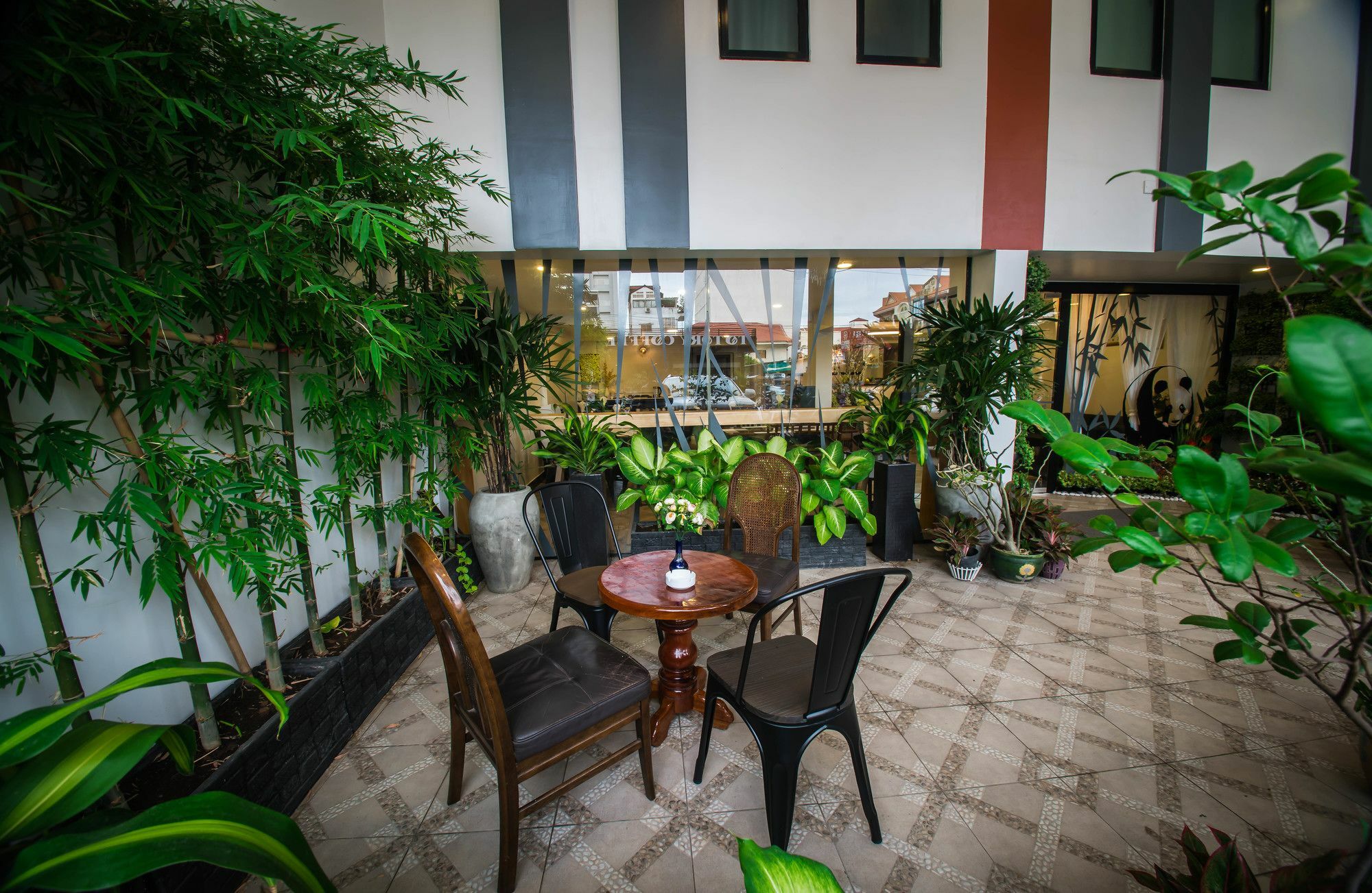 De Hotel Phnom Penh Exterior photo